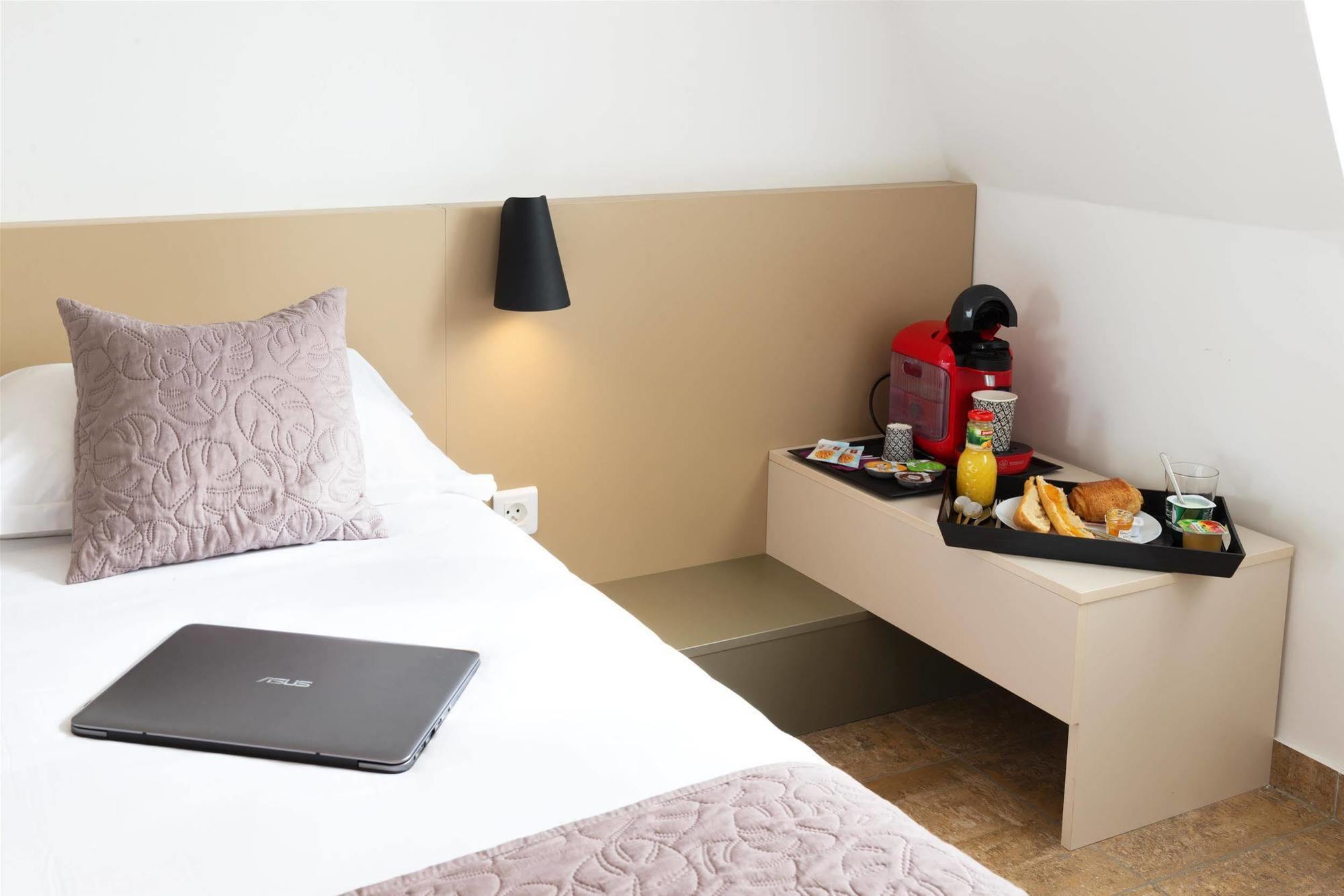 Hotel Le Saint Germain Ольне-су-Буа Экстерьер фото